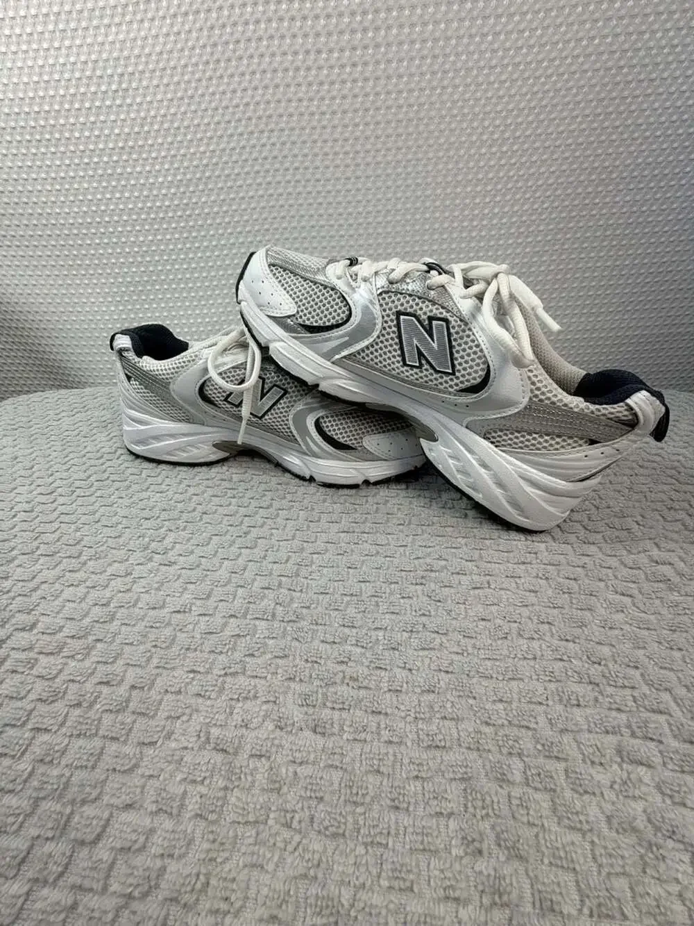 New Balance 530 Athletic Sneakers White Silver Metallic